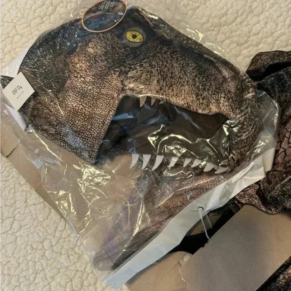 Disguise Jurassic World T Rex child costume. NWT. XS 3-4T glowing eyes - Picture 5 of 9